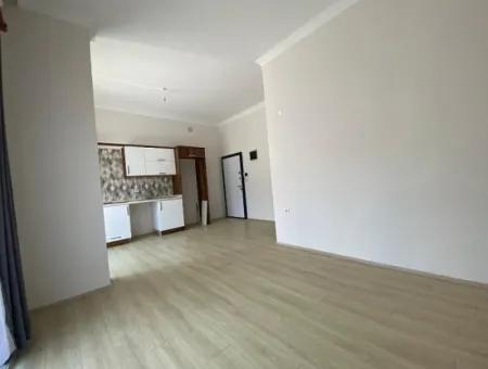 Daalaman Merkezde Kiraalık 1+1 Sıfır Eşyalı Daire.